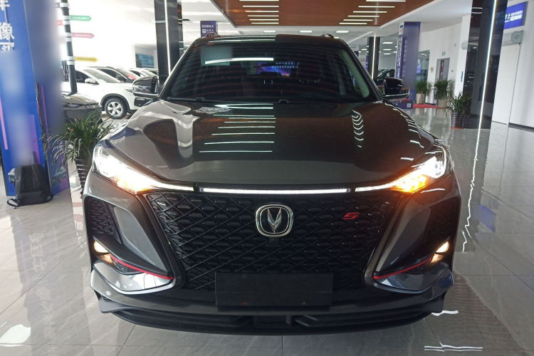 长安CS75 PLUS 2020款 1.5T 自动尊贵型车身外观2