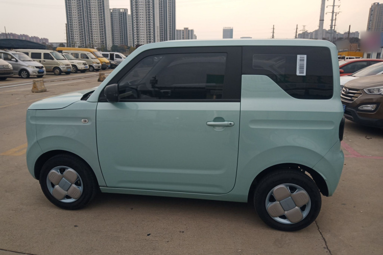 吉利银河 2024款 熊猫mini 200km 耐力熊车身外观4