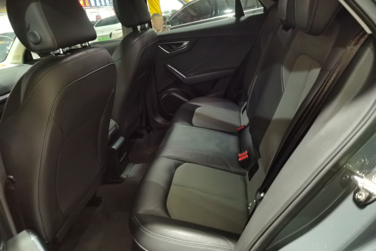 奥迪Q2L 2021款 35 TFSI 时尚致雅型中控内饰21