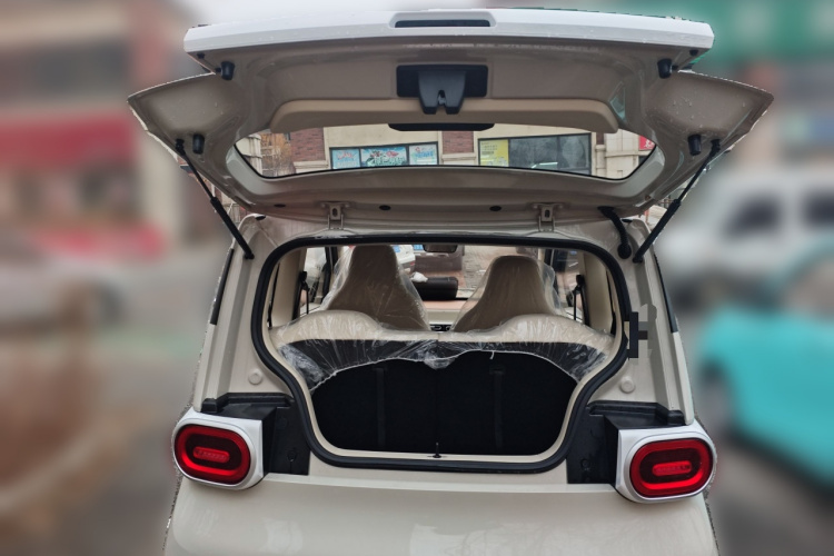 五菱汽车 宏光MINIEV 2024款 第三代 215km 青春版中控内饰23