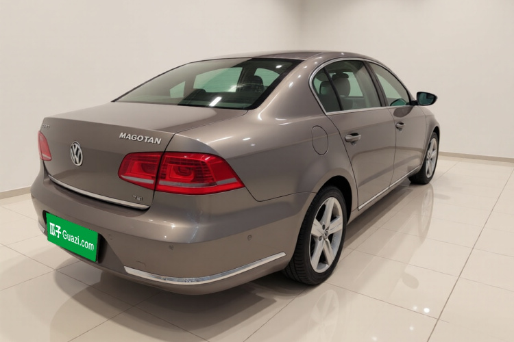 大众 迈腾 2015款 2.0TSI 尊贵型车身外观7