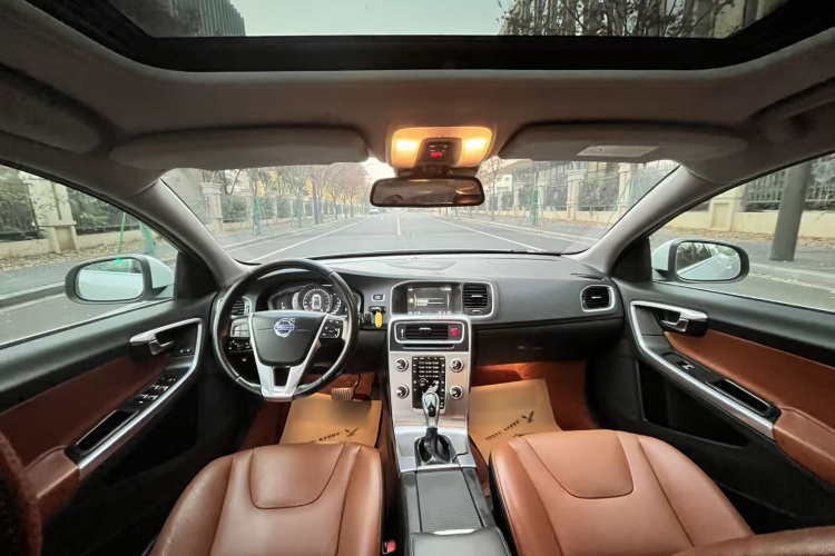 沃尔沃S60 2016款 S60L T4 智远版中控内饰7002