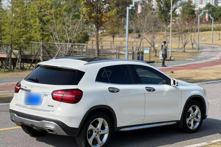 奔驰GLA 2019款 GLA 200 动感型车身外观6005