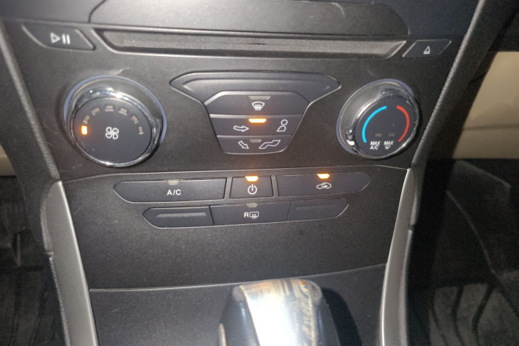 福特 锐界 2015款 2.0T GTDi 两驱精锐型局部细节16