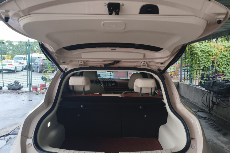 欧拉好猫 2023款 401km标准续航 尊贵型 磷酸铁锂机舱底盘23