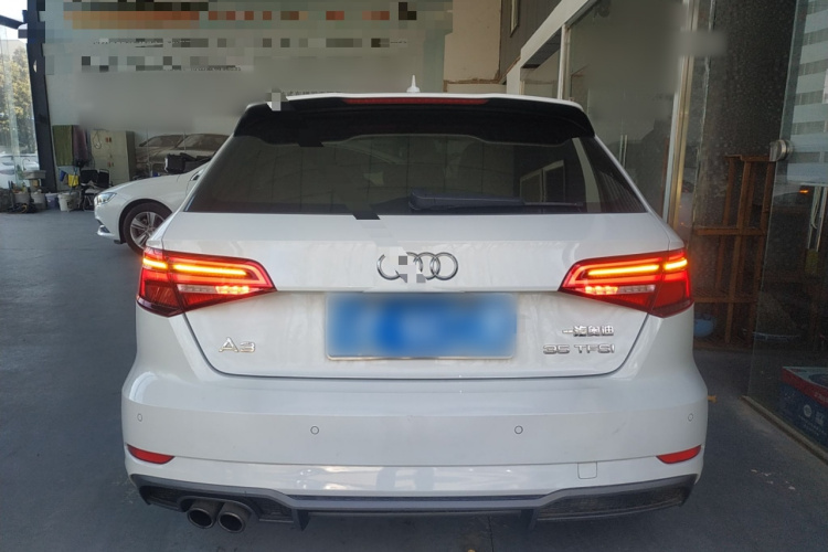 奥迪A3 2018款 30周年年型 Sportback 35 TFSI 时尚型车身外观6