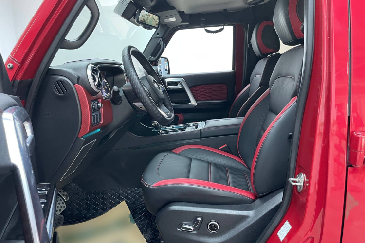 北京BJ40 2019款 2.3T 自动四驱城市猎人版旗舰型 国VI中控内饰7007