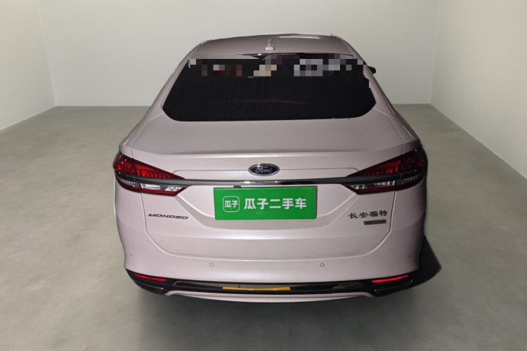 福特 蒙迪欧 2017款 EcoBoost 180 时尚型车身外观6