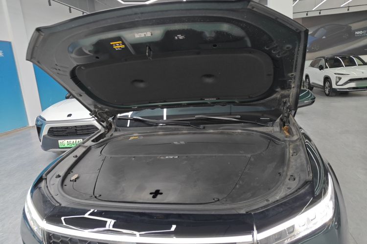理想汽车 理想ONE 2021款 增程6座版机舱底盘24