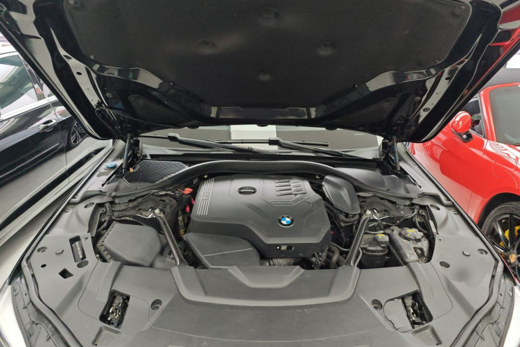 宝马7系 2019款 改款 730Li M运动套装机舱底盘24