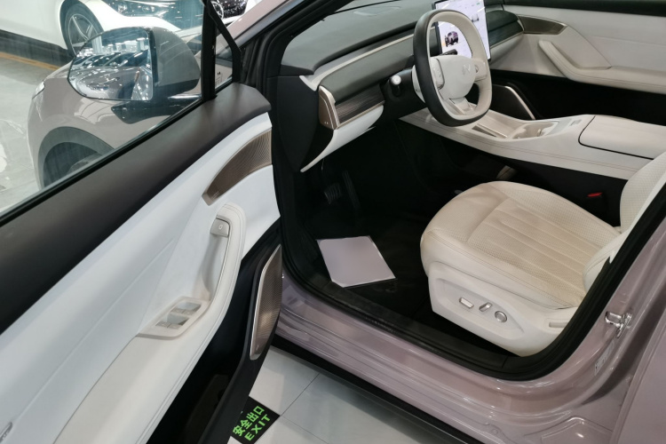 乐道L60 2024款 60kWh 后驱版中控内饰20