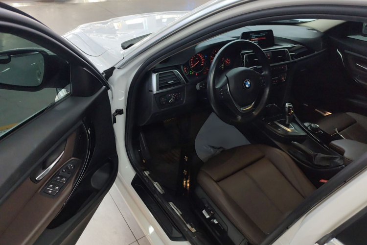 宝马3系 2018款 320Li 时尚型中控内饰20