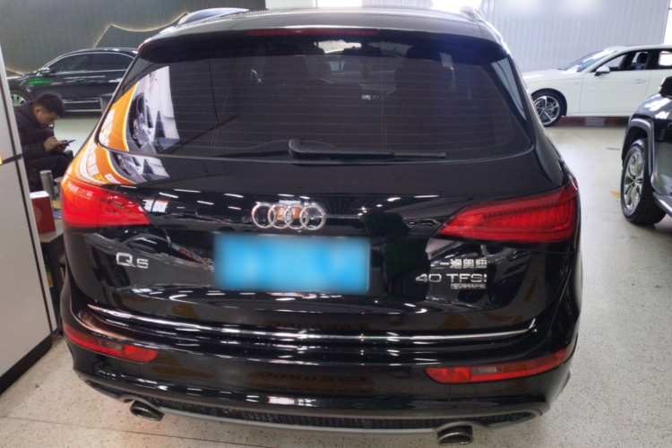 奥迪Q5 2018款 典藏版 40 TFSI 进取型车身外观6