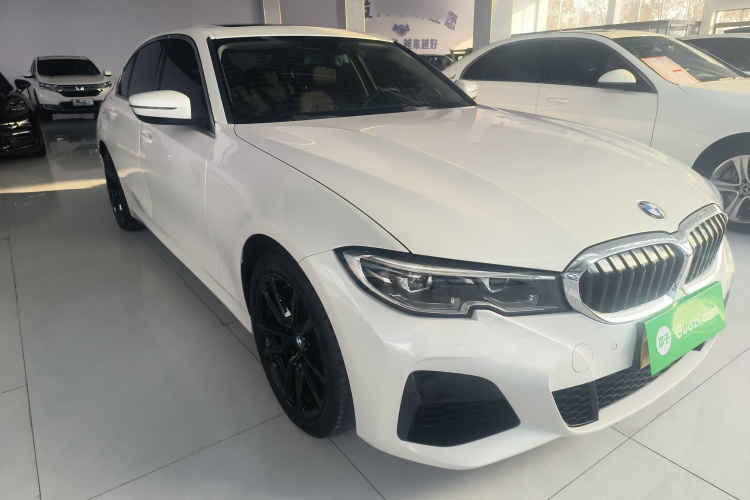 宝马3系 2022款 320Li M运动套装车身外观3