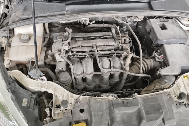 福特 福克斯 2015款 三厢 1.6L 手动舒适型机舱底盘24