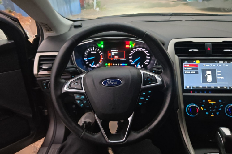 福特 蒙迪欧 2013款 2.0L GTDi200时尚型中控内饰13