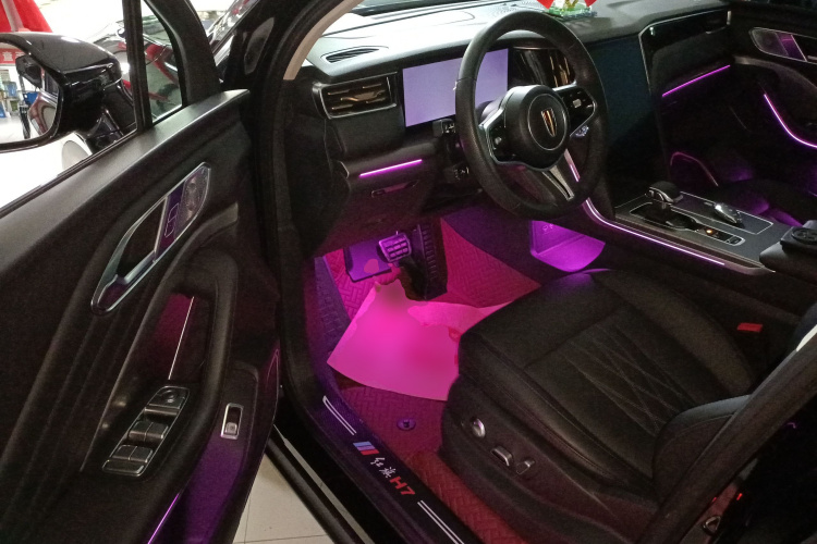 红旗HS7 2023款 2.0T 自动两驱旗享版 六座中控内饰7003