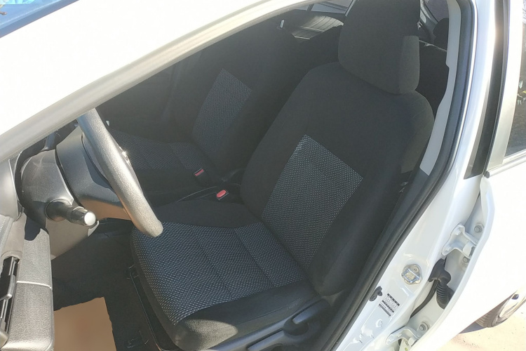 丰田 威驰FS 2017款 1.5L CVT锋驰版中控内饰19