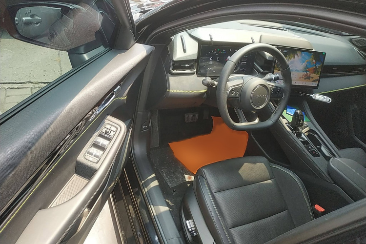 领克03 2023款 2.0TD DCT劲Pro中控内饰20