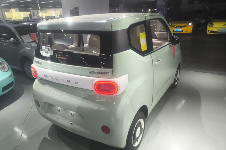 五菱汽车 宏光MINIEV 2024款 第三代 215km 进阶版车身外观7