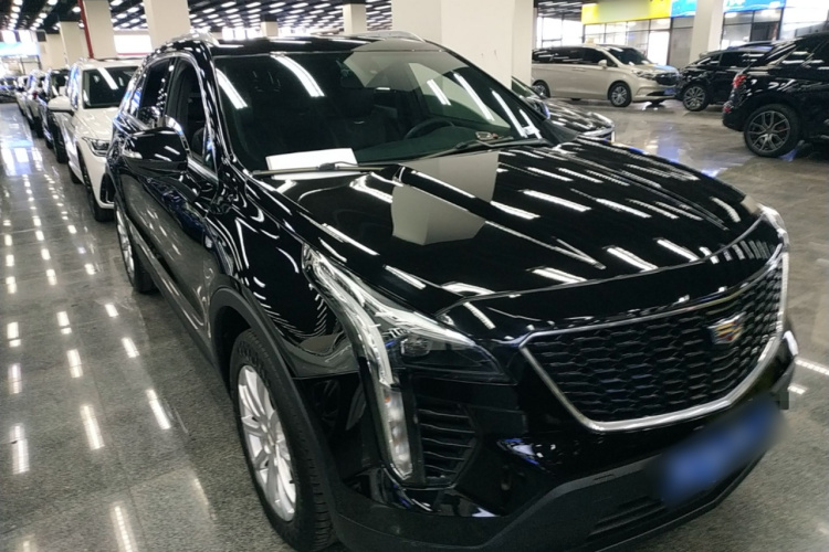 凯迪拉克XT4 2021款 28T 两驱技术型车身外观3