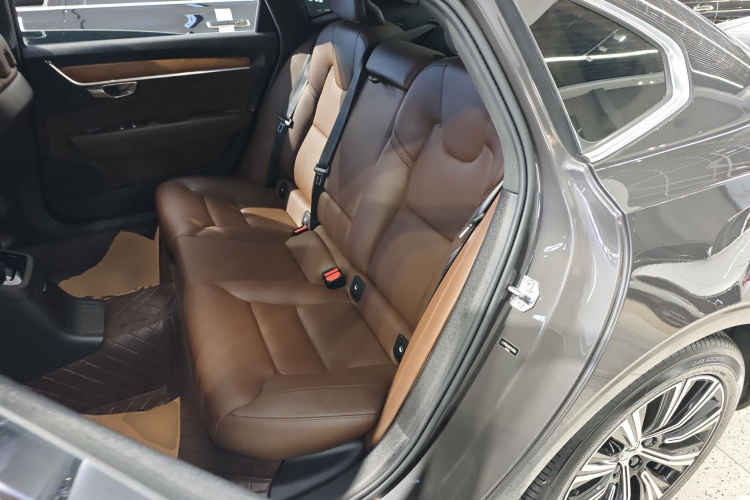 沃尔沃S90新能源 2021款 T8 E驱混动 智雅豪华版中控内饰21