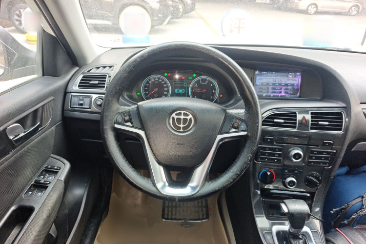 中华V5 2012款 1.5T 自动两驱运动型中控内饰13