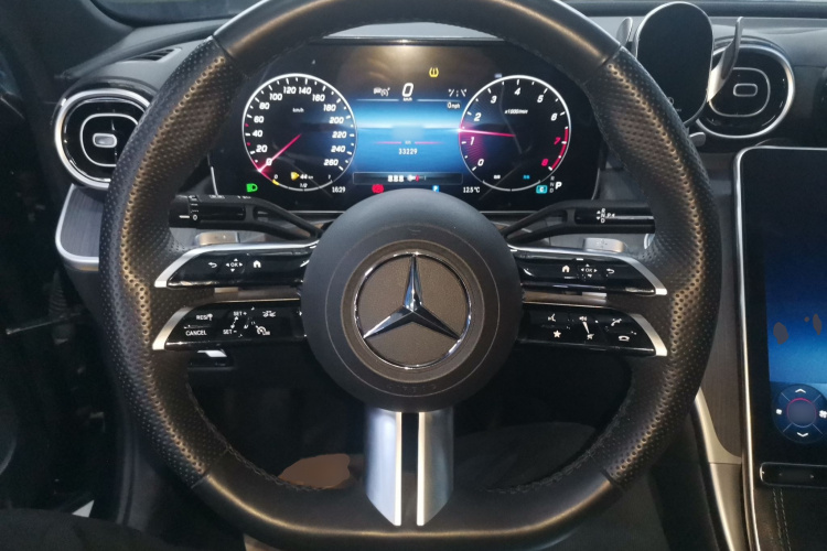 奔驰C级 2024款 C 200 L 运动版局部细节13