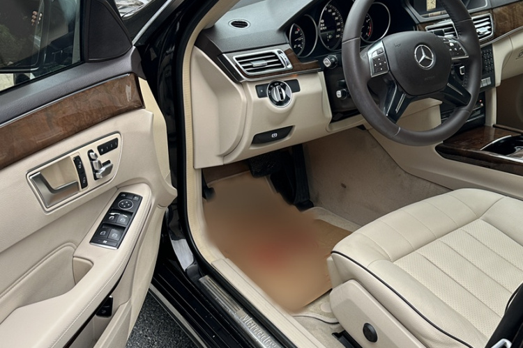 奔驰E级 2015款 E 200 L局部细节19