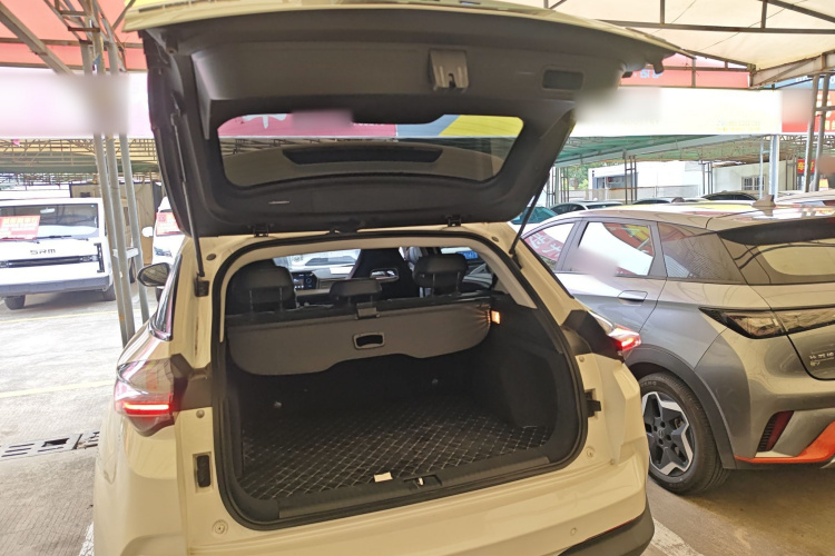 哪吒汽车 哪吒U 2021款 Pro 400 巡航版机舱底盘23