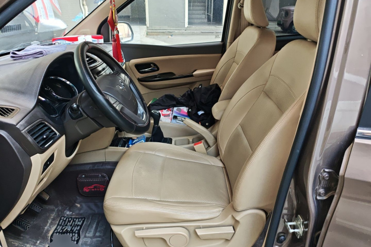 五菱汽车 五菱宏光 2016款 1.5L 改款S舒适型中控内饰19