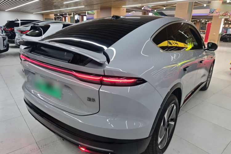 蔚来EC6 2025款 75kWh车身外观7