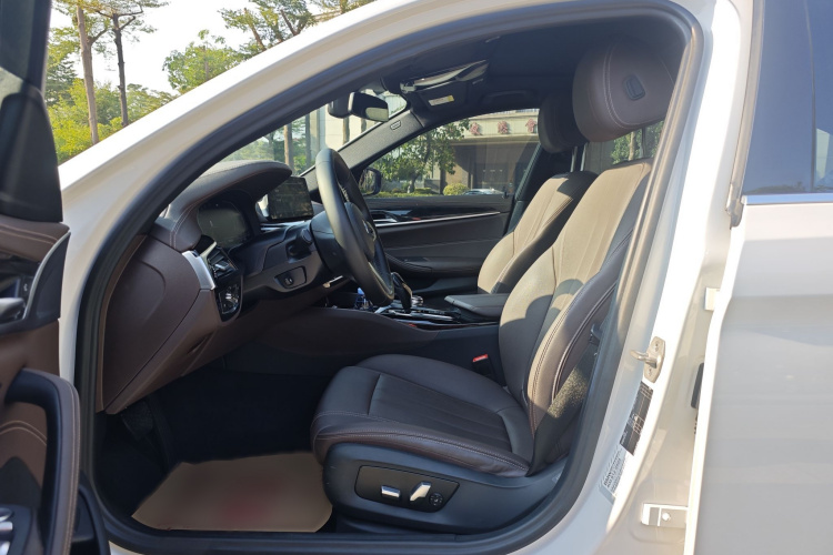 宝马5系 2020款 525Li M运动套装中控内饰7003