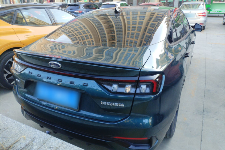 福特 蒙迪欧 2023款 1.5T E-混动 ST-Line车身外观6
