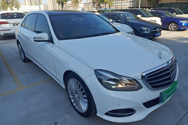 奔驰E级 2015款 E 260 L车身外观3