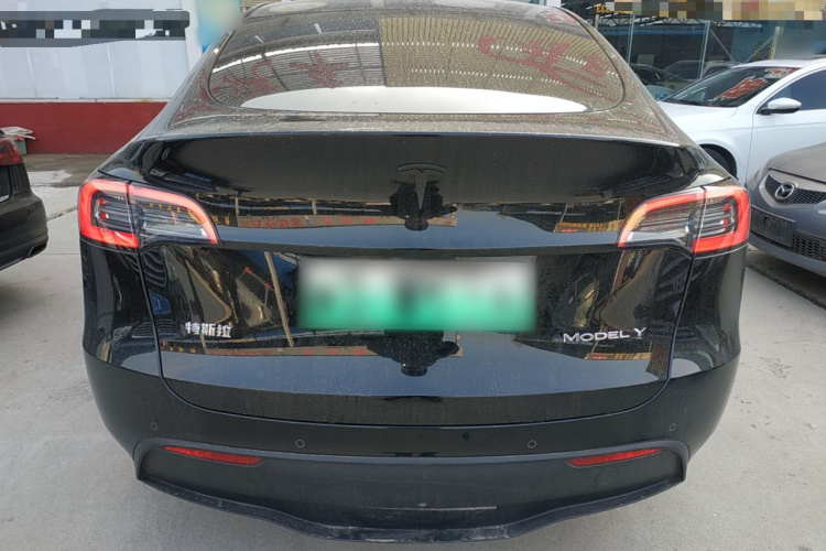 特斯拉 Model Y 2023款 后轮驱动版车身外观6