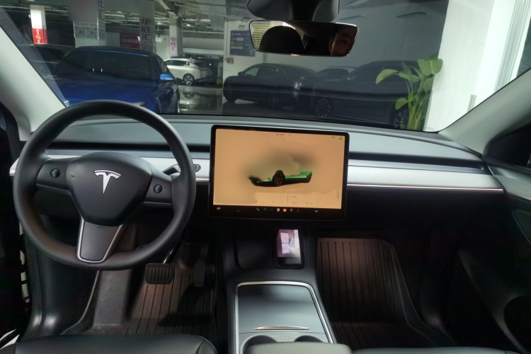 特斯拉 Model Y 2024款 后轮驱动版中控内饰7002