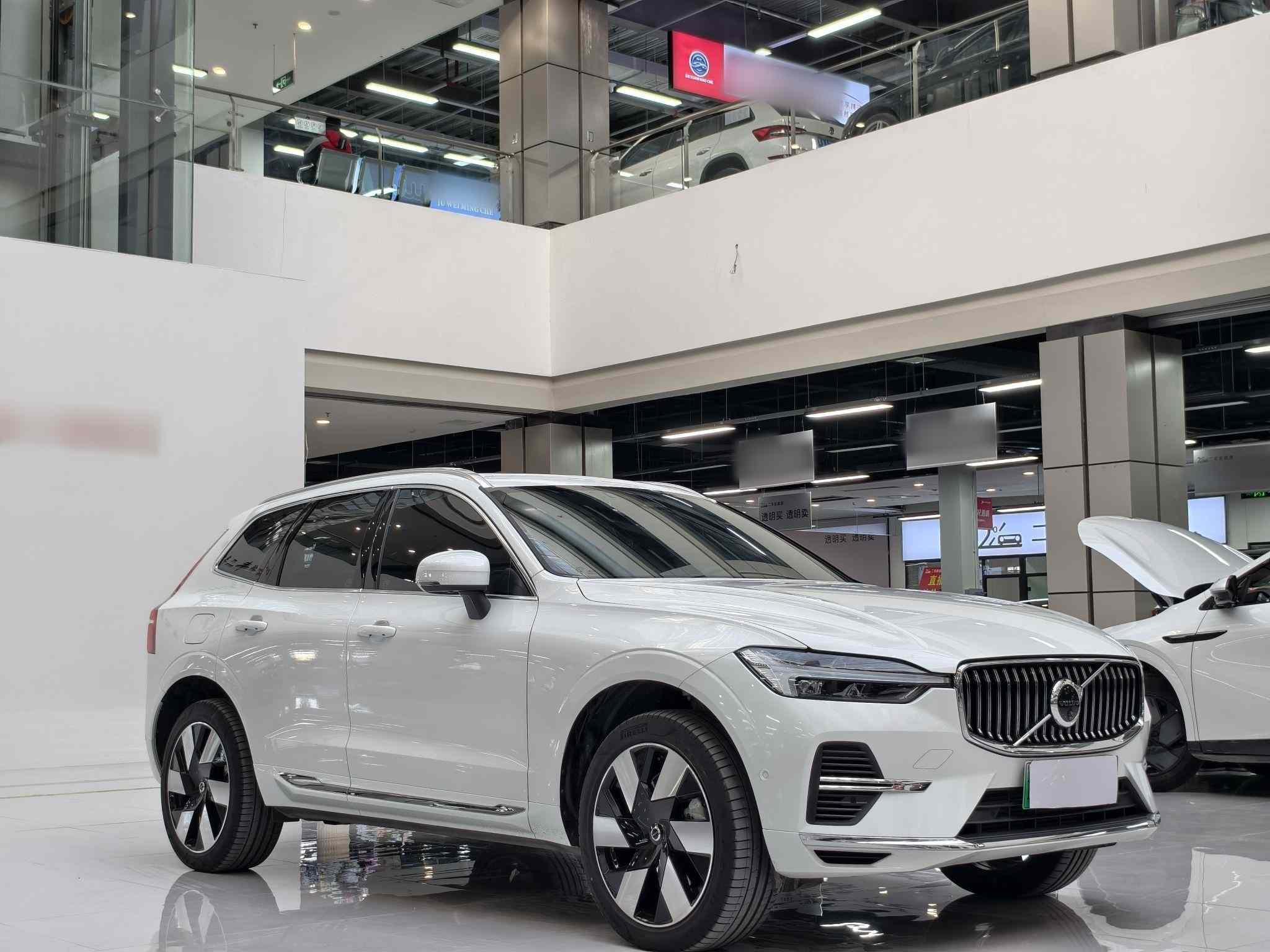 沃尔沃XC60新能源 2025款 插电式混动 长续航四驱智远豪华版(3)