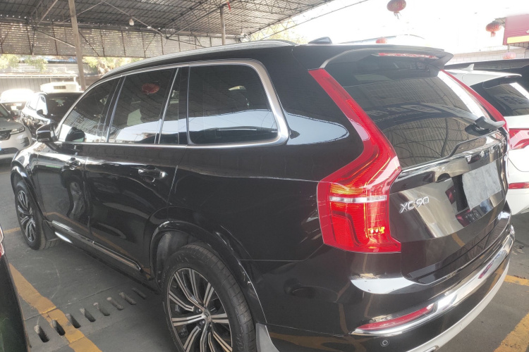 沃尔沃XC90 2021款 B6 智逸豪华版 7座车身外观4