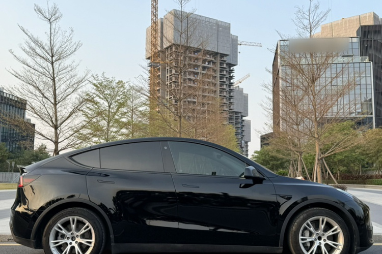 特斯拉 Model Y 2022款 改款 后轮驱动版车身外观6004