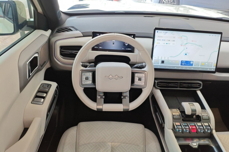 方程豹 钛3 2025款 501KM 四驱智驾Ultra版中控内饰13