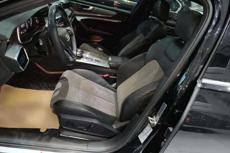 奥迪A6L 2020款 45 TFSI quattro 臻选动感型中控内饰19
