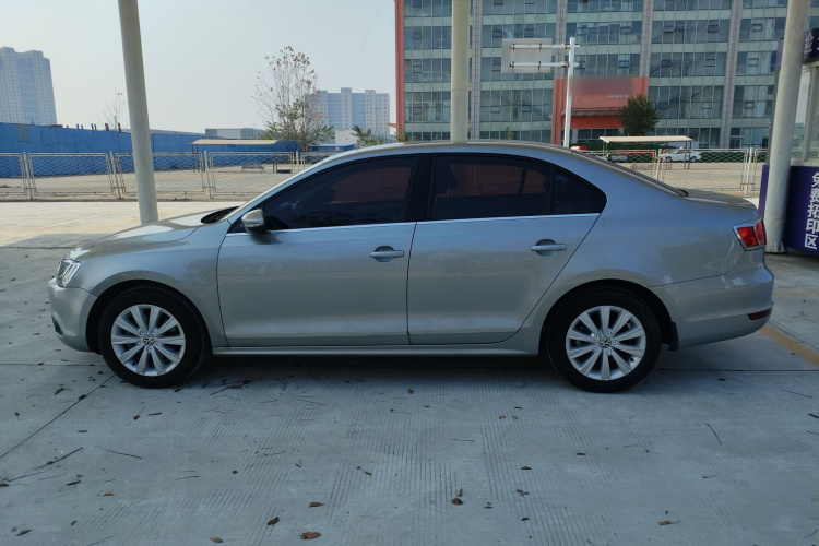 大众 速腾 2014款 改款 1.4TSI 自动豪华型车身外观4