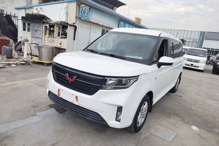五菱汽车 五菱征程 2021款 1.5T 手动豪华型车身外观1
