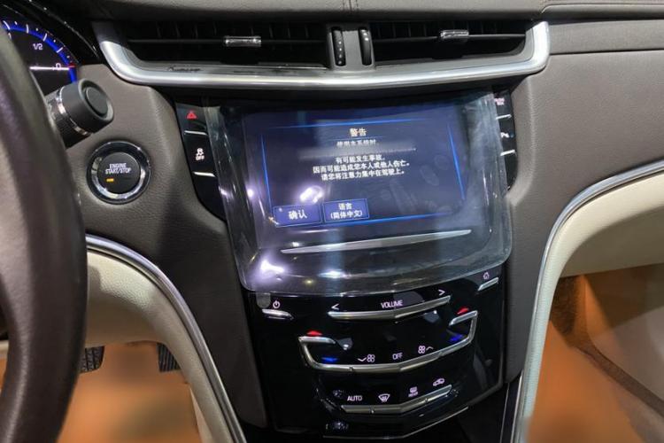 凯迪拉克XTS 2016款 28T 技术型中控内饰7012