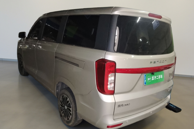 东风风光 风光380 2022款 1.5L 舒适型客车(钢板弹簧)5座车身外观5