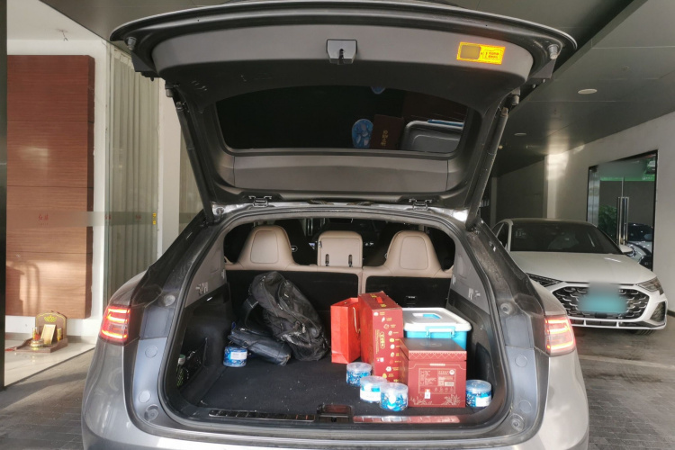 鸿蒙智行 智界R7 2025款 增程 251km Max机舱底盘23