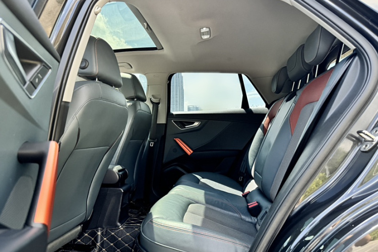 奥迪Q2L 2018款 35 TFSI 时尚致雅型 国V中控内饰7003