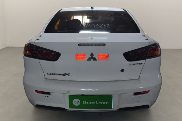 三菱 翼神 2013款 致炫版 2.0L CVT旗舰型车身外观6