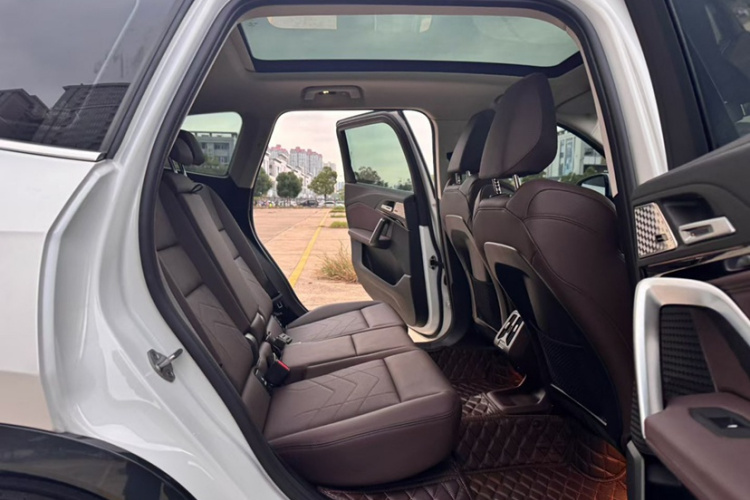 宝马X1 2023款 sDrive25Li X设计套装中控内饰7003